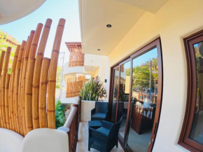 Boutique Condo Close to Everything